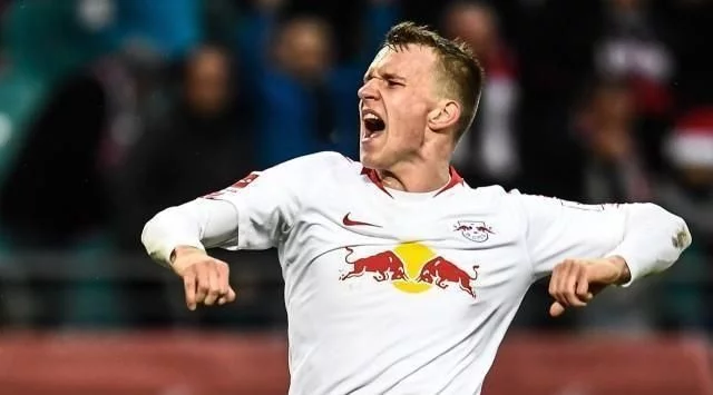 表现得异常 表现得异常