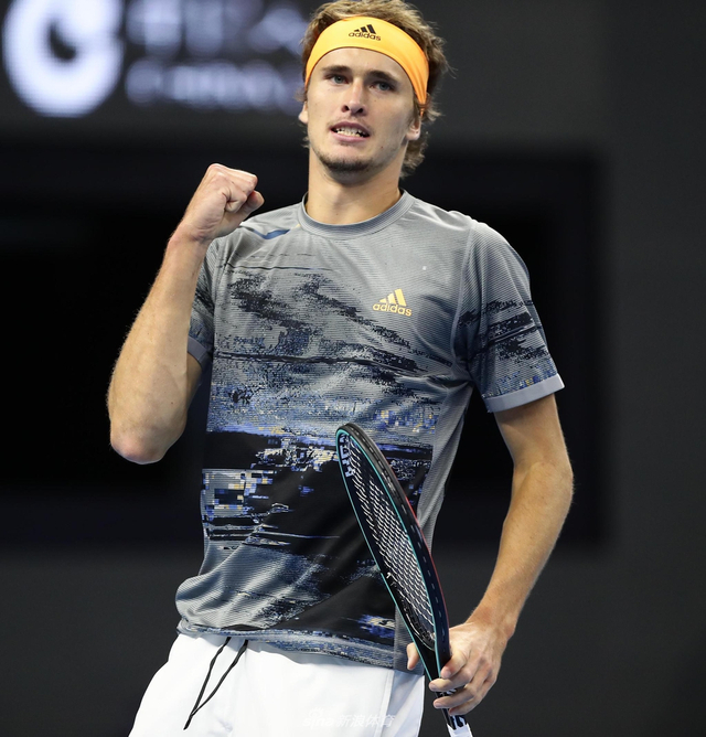 凭借一记精 凭借一记精